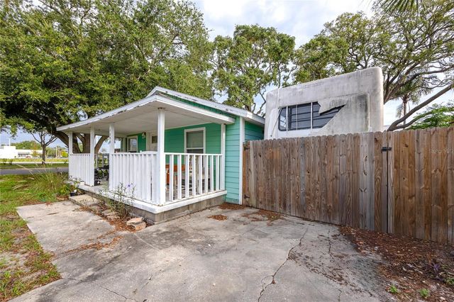 1250 LAKEVIEW ROAD, Clearwater, FL 33756