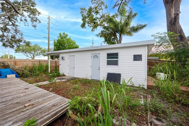 1250 LAKEVIEW ROAD, Clearwater, FL 33756