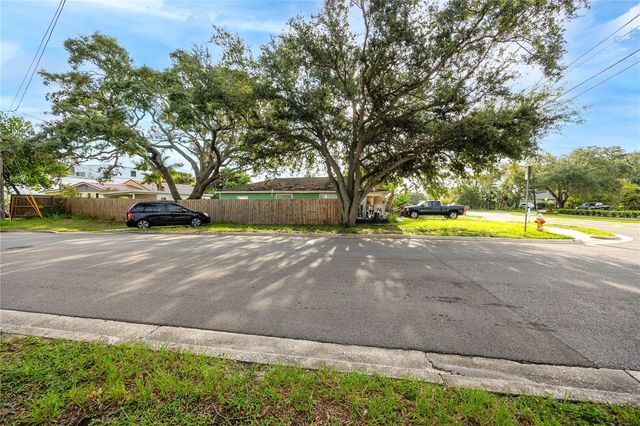 1250 LAKEVIEW ROAD, Clearwater, FL 33756