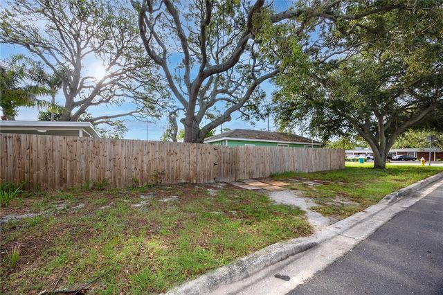 1250 LAKEVIEW ROAD, Clearwater, FL 33756