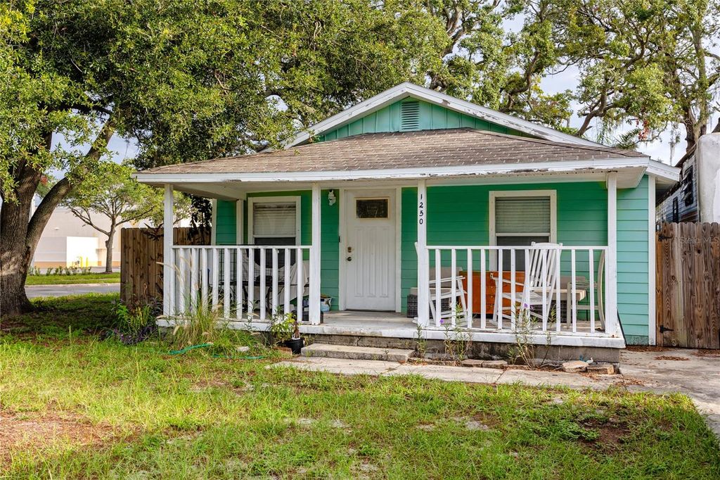 1250 LAKEVIEW ROAD, Clearwater, FL 33756