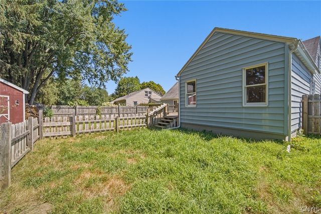 162 Pine Tree Drive, Clay, NY 13212