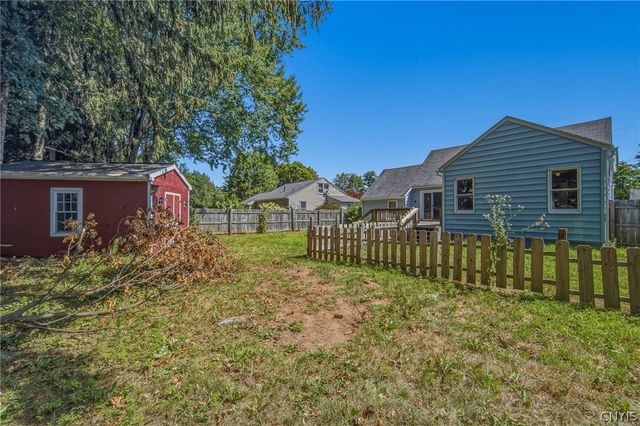 162 Pine Tree Drive, Clay, NY 13212