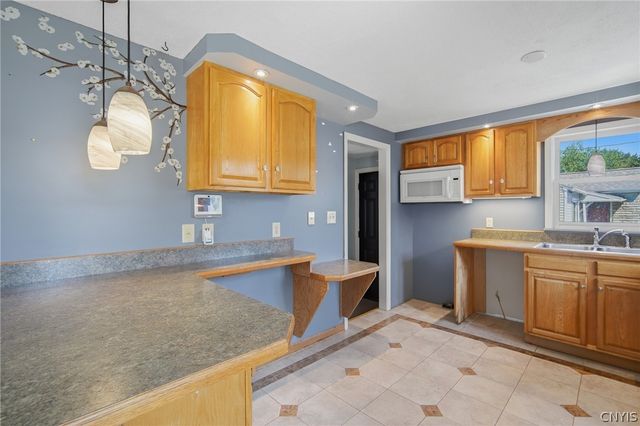 162 Pine Tree Drive, Clay, NY 13212