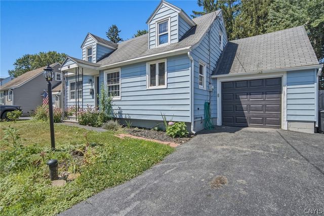 162 Pine Tree Drive, Clay, NY 13212