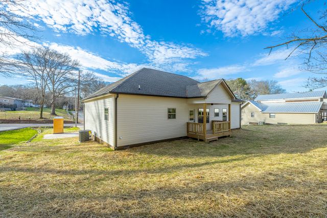 206 Wheeler Avenue, Chickamauga, GA 30707