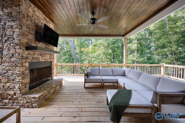 40 Ridge Bluff Circle, Huntsville, AL 35803