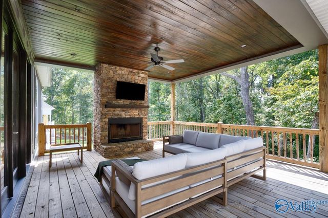 40 Ridge Bluff Circle, Huntsville, AL 35803