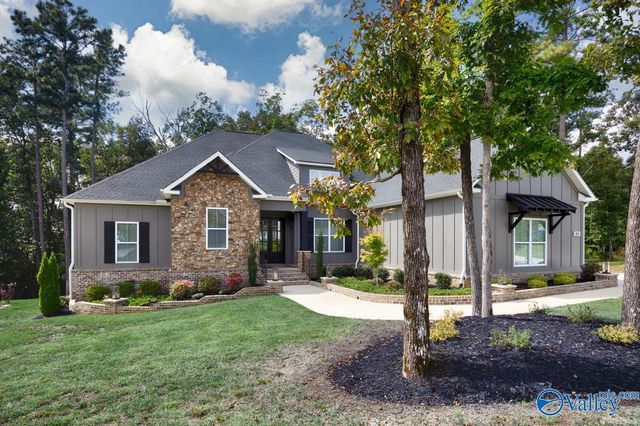 40 Ridge Bluff Circle, Huntsville, AL 35803