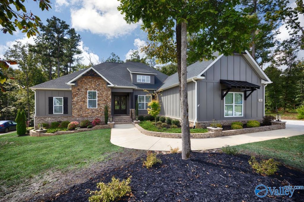 40 Ridge Bluff Circle, Huntsville, AL 35803