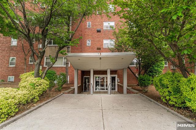 1565 Center Avenue 3D, Fort Lee, NJ 07024