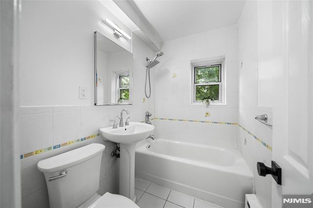 1565 Center Avenue 3D, Fort Lee, NJ 07024