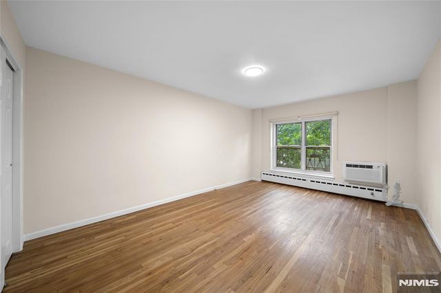 1565 Center Avenue 3D, Fort Lee, NJ 07024