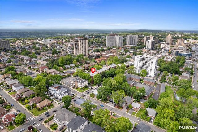 1565 Center Avenue 3D, Fort Lee, NJ 07024