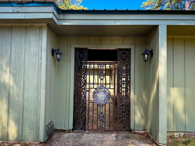 105 Longleaf Lane, Brewton, AL 36426