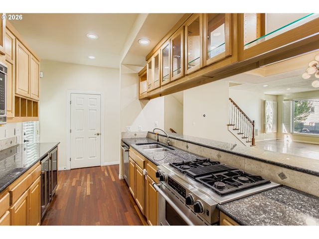 1616 Sw MONTGOMERY St, Portland, OR 97201