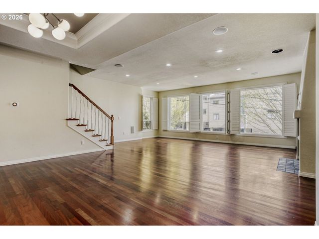 1616 Sw MONTGOMERY St, Portland, OR 97201