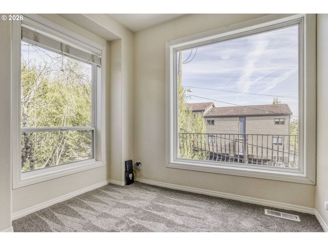 1616 Sw MONTGOMERY St, Portland, OR 97201