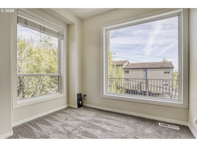 1616 Sw MONTGOMERY St, Portland, OR 97201