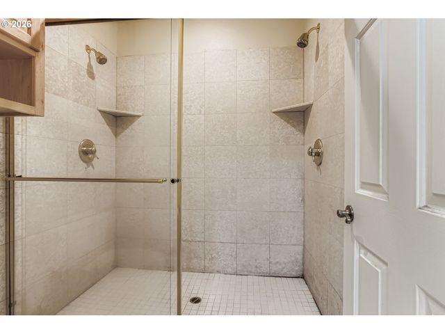 1616 Sw MONTGOMERY St, Portland, OR 97201