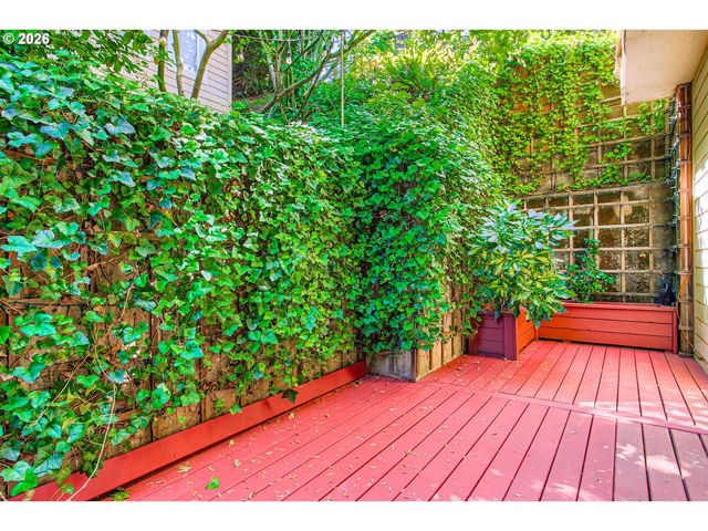 1616 Sw MONTGOMERY St, Portland, OR 97201