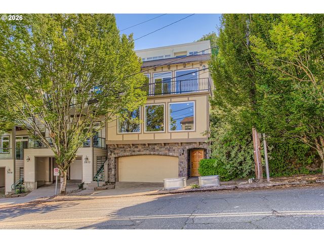 1616 Sw MONTGOMERY St, Portland, OR 97201