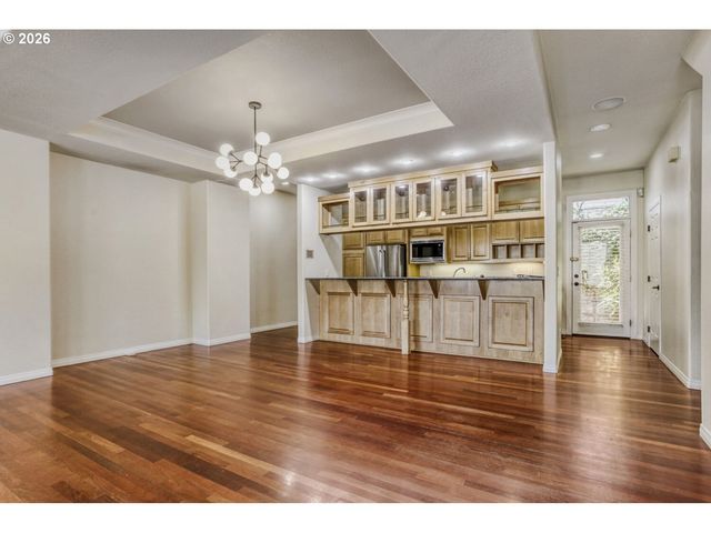 1616 Sw MONTGOMERY St, Portland, OR 97201