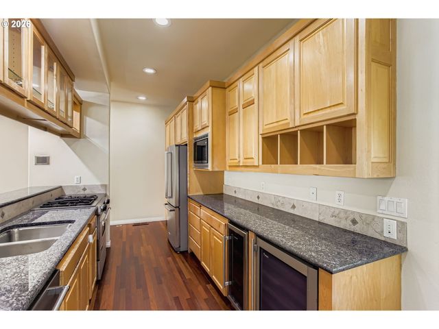 1616 Sw MONTGOMERY St, Portland, OR 97201