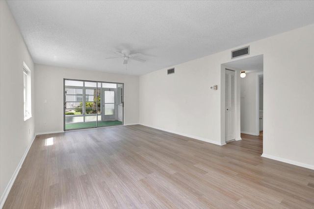 2950 SE Ocean Boulevard 14-1, Stuart, FL 34996
