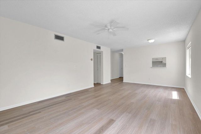 2950 SE Ocean Boulevard 14-1, Stuart, FL 34996