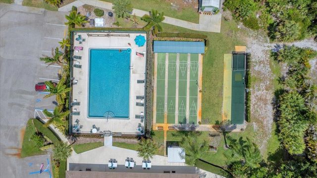 2950 SE Ocean Boulevard 14-1, Stuart, FL 34996