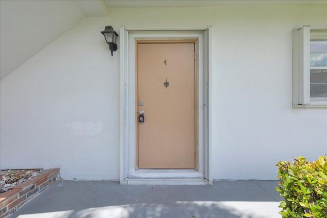 2950 SE Ocean Boulevard 14-1, Stuart, FL 34996