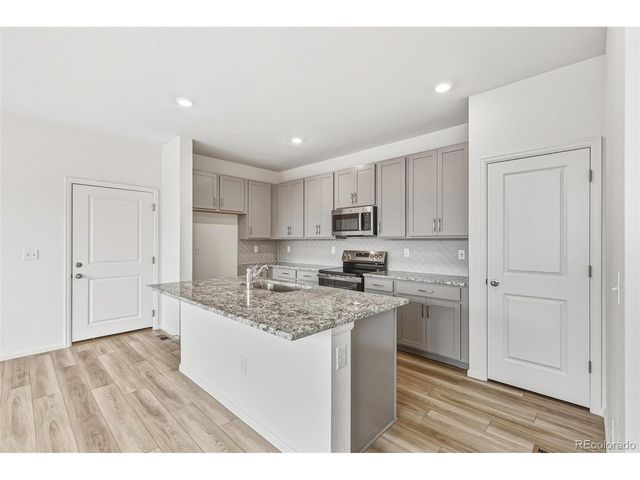 28708 E 6th Pl, Watkins, CO 80137