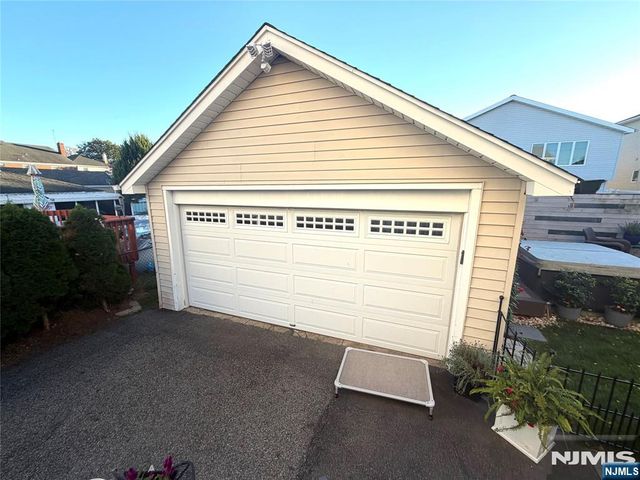 392 Highland Avenue, Wood Ridge, NJ 07075