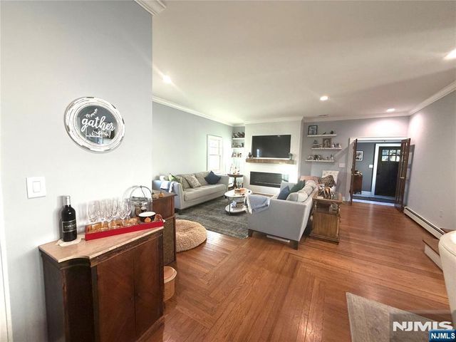 392 Highland Avenue, Wood Ridge, NJ 07075