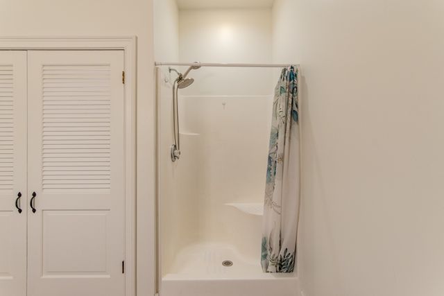 185 Mayfield Ln, Adamsville, TN 38310