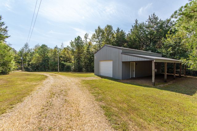 185 Mayfield Ln, Adamsville, TN 38310