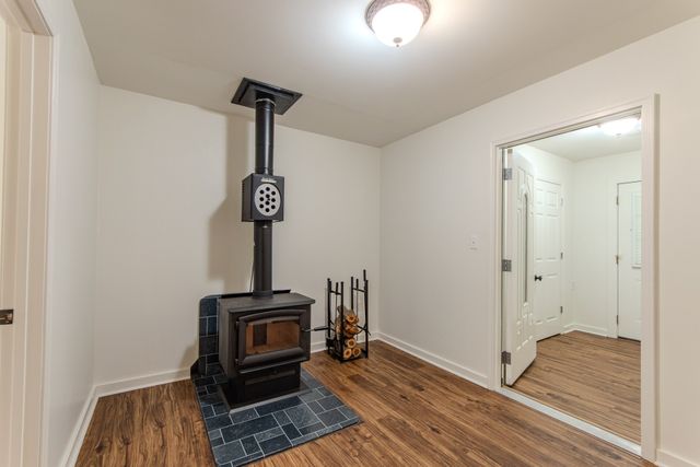 185 Mayfield Ln, Adamsville, TN 38310