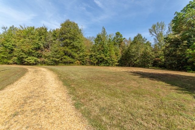 185 Mayfield Ln, Adamsville, TN 38310