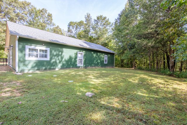 185 Mayfield Ln, Adamsville, TN 38310