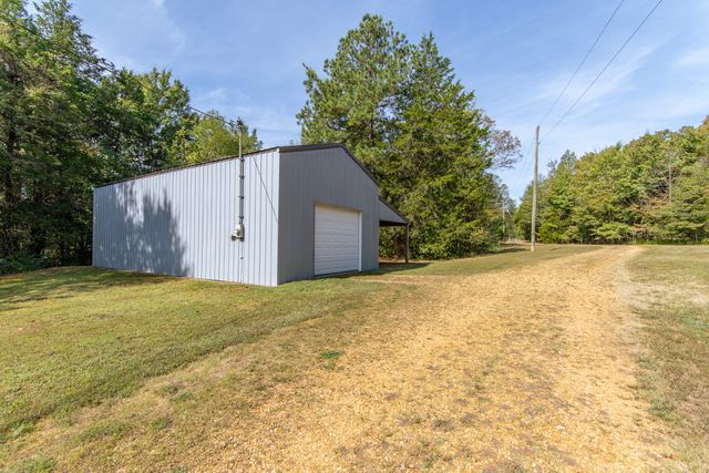 185 Mayfield Ln, Adamsville, TN 38310