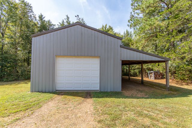 185 Mayfield Ln, Adamsville, TN 38310
