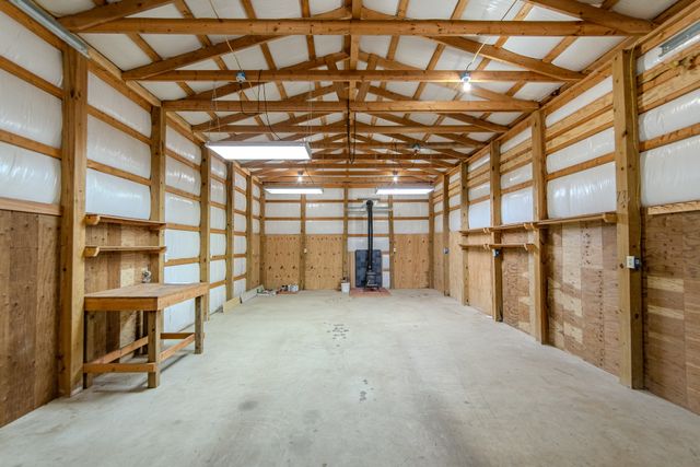 185 Mayfield Ln, Adamsville, TN 38310