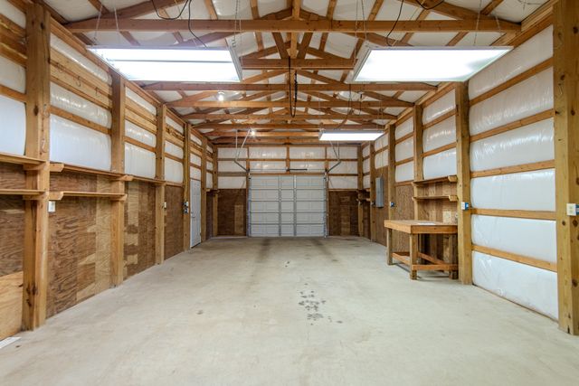 185 Mayfield Ln, Adamsville, TN 38310