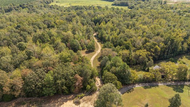 185 Mayfield Ln, Adamsville, TN 38310