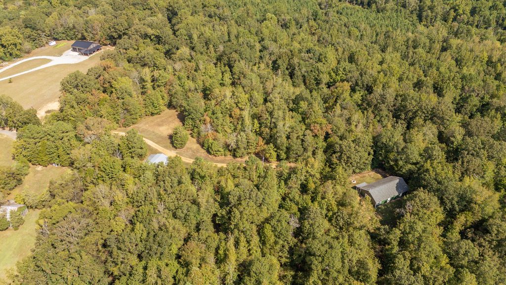 185 Mayfield Ln, Adamsville, TN 38310