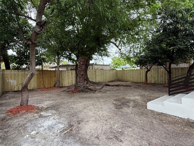 1125 NW 37th St, Miami, FL 33127