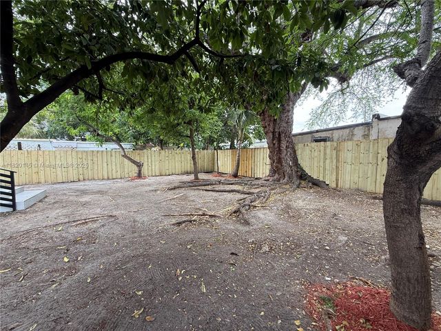 1125 NW 37th St, Miami, FL 33127