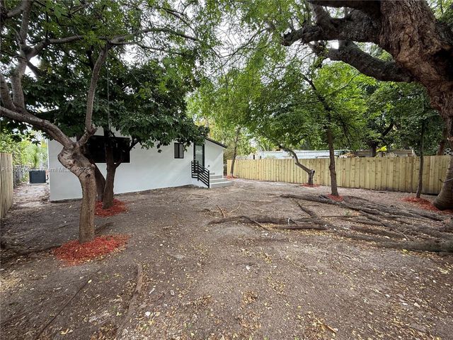 1125 NW 37th St, Miami, FL 33127