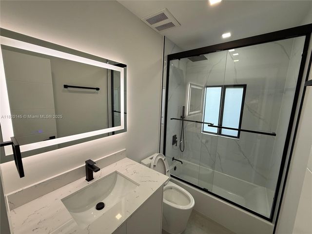 1125 NW 37th St, Miami, FL 33127